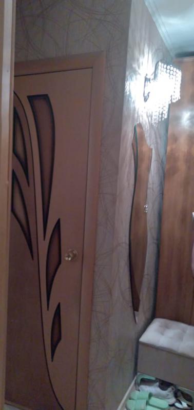 Продается 1-комнатная в ХОРОШЕМ СОСТОЯНИИ на среднем этаже по ул. - Новотроицк