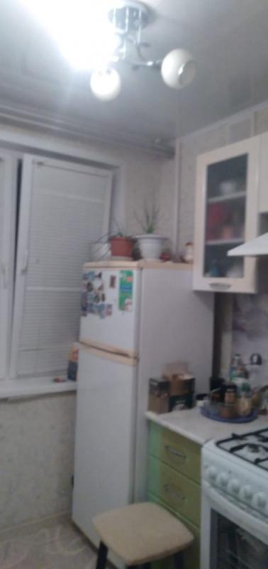 Продается 1-комнатная в ХОРОШЕМ СОСТОЯНИИ на среднем этаже по ул. - Новотроицк