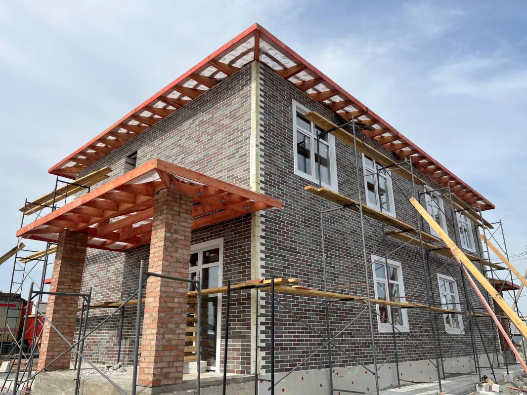 Продаем современный 2-этажный таунхаус 126 кв. - Орск