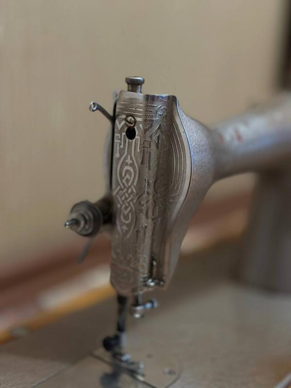 Продаю 2 швейные машинки, работоспособность не устанавливалась

Стоимость 3000 руб. - Орск