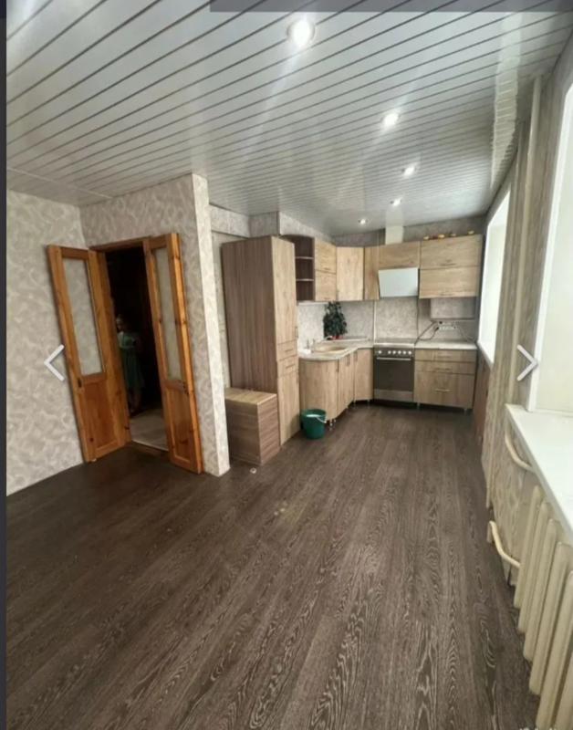 Продается 6-ти комнатная квартира (объединены 3-х комнатная и 4-х комнатная квартиры, перепланировка - Гай