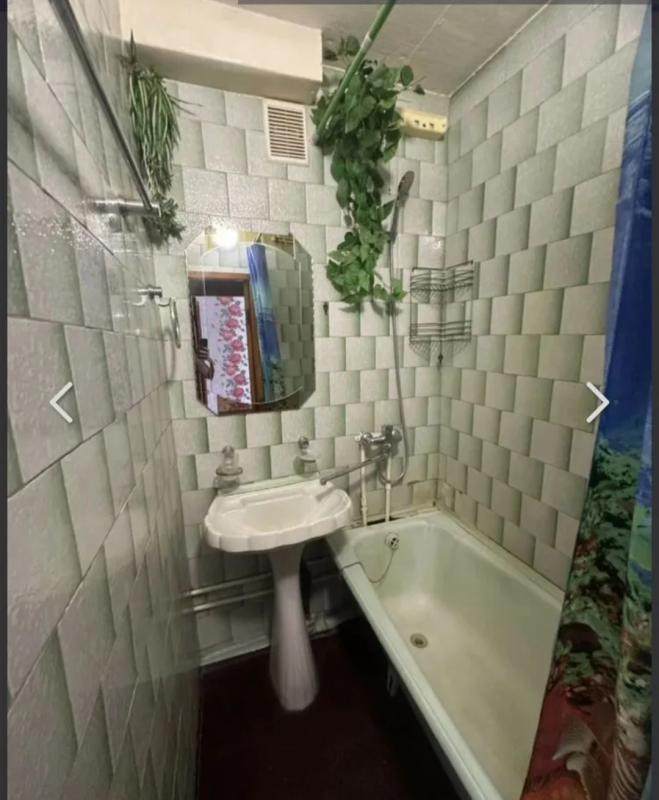 Продается 6-ти комнатная квартира (объединены 3-х комнатная и 4-х комнатная квартиры, перепланировка - Гай