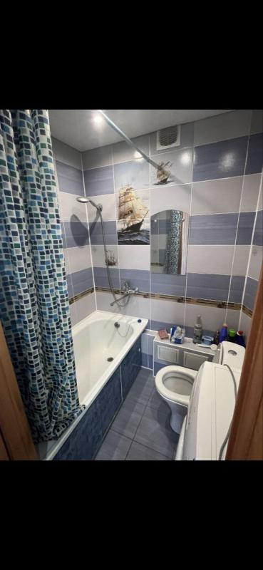 Продам 1/2 часть в 2-х комнатной квартире. - 