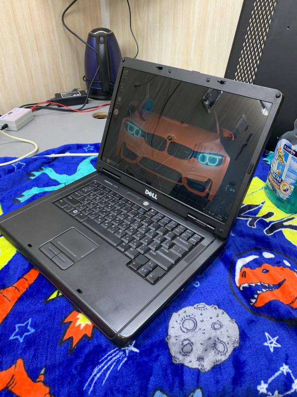 Ноутбук дел в отличном состоянии 
Подойдет для дачи , гаража , просмотра фильмов и прослушивания муз - Орск