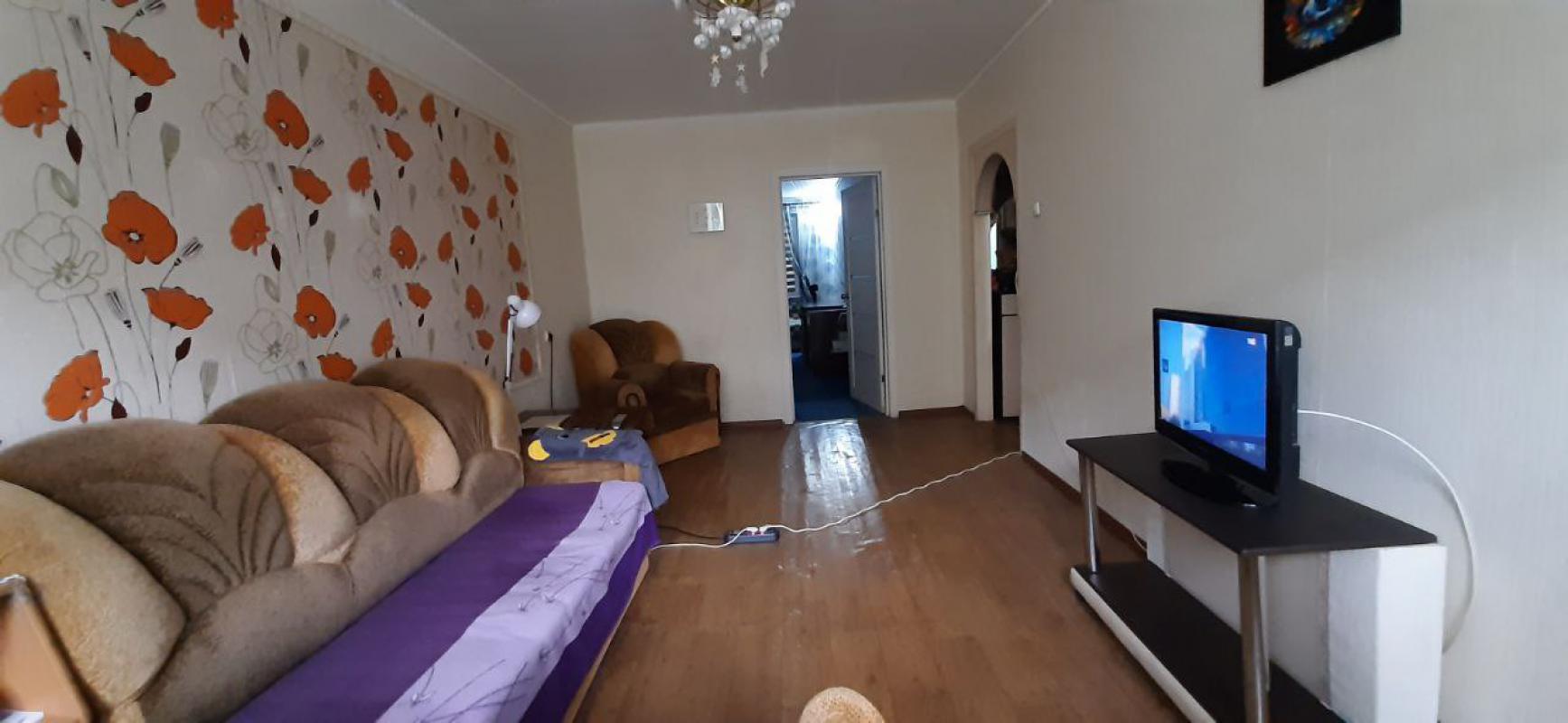 Продается 2-комнатная квартира  по адресу: г. - Новотроицк