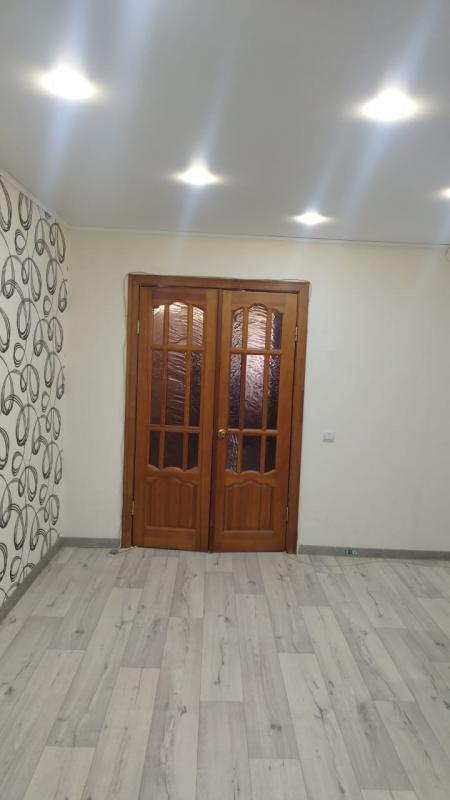 Продается трехкомнатная квартира в г. - Новотроицк