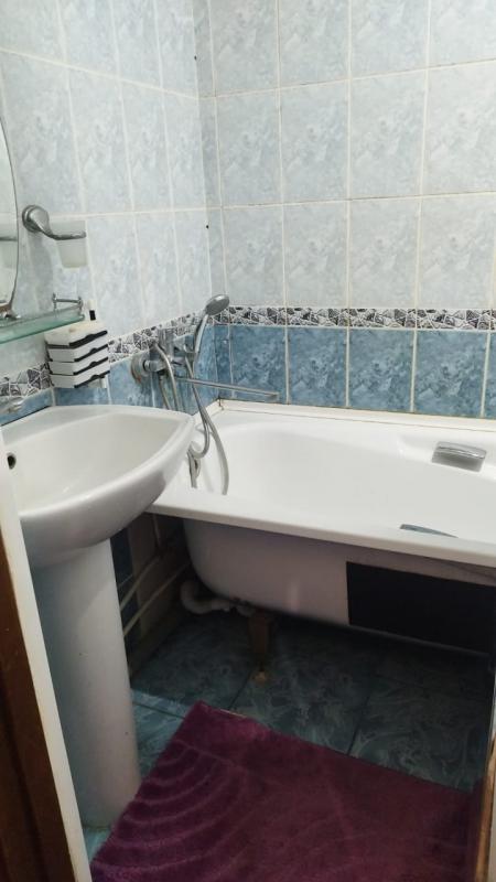 Продается трехкомнатная квартира в г. - Новотроицк