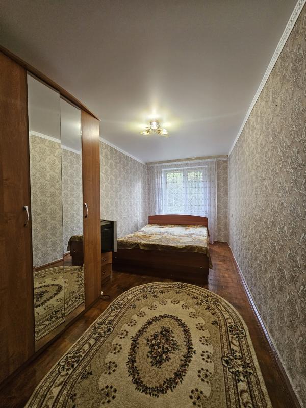 Предлагается к продаже двухкомнатная квартира, расположенная в престижном районе города Новотроицка - Новотроицк