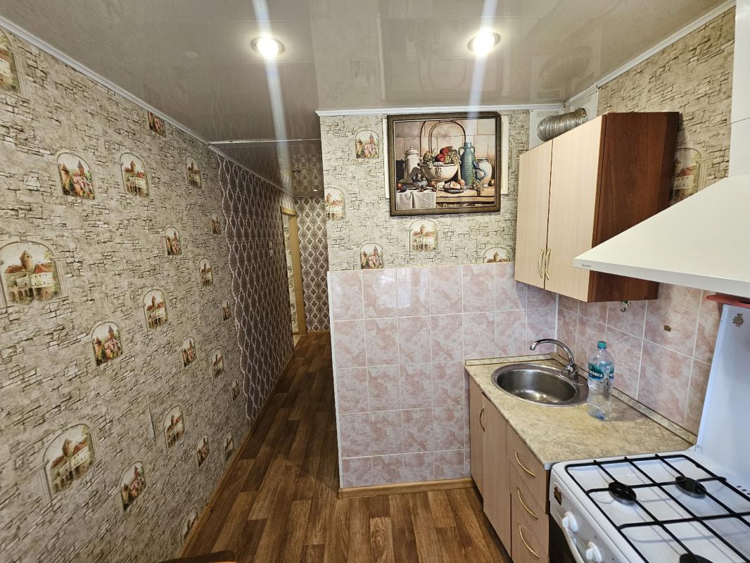 Предлагается к продаже двухкомнатная квартира, расположенная в престижном районе города Новотроицка - Новотроицк