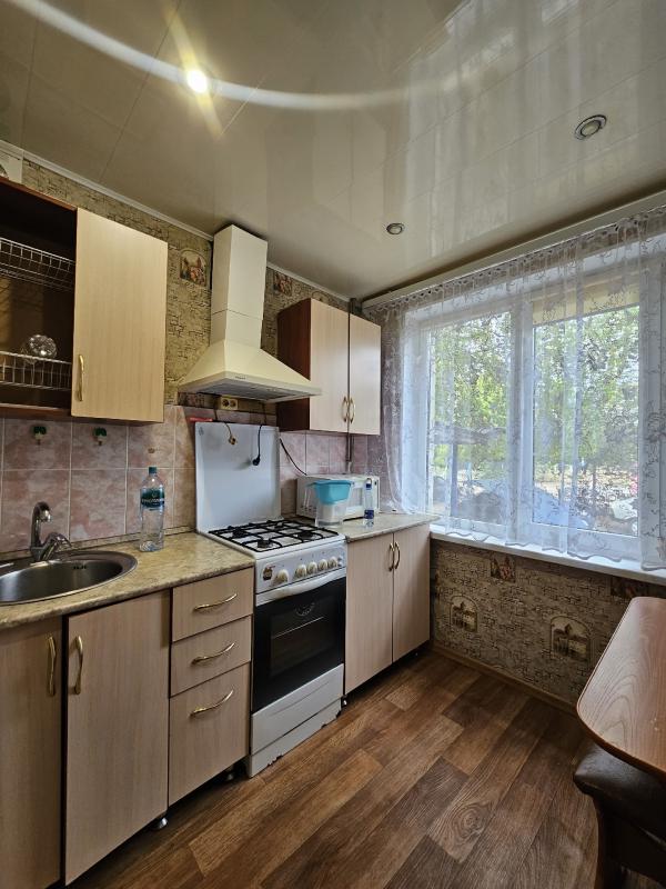 Предлагается к продаже двухкомнатная квартира, расположенная в престижном районе города Новотроицка - Новотроицк