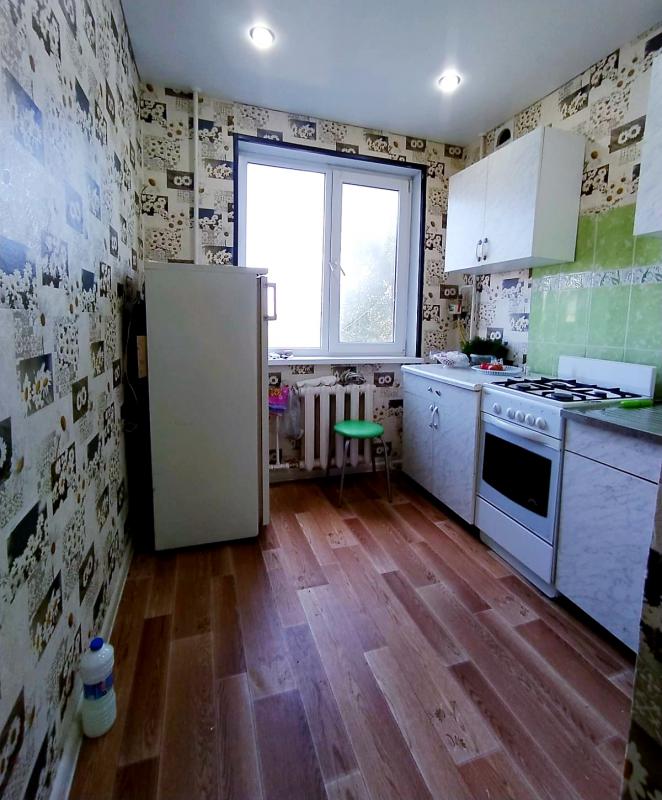 ПРОДАЁТСЯ 2-Х КОМНАТНАЯ КВАРТИРА, НА 4 ЭТАЖЕ, 5-ТИ ЭТАЖНОГО ДОМА, С РАЗДЕЛЬНЫМИ ХОДАМИ И ДВУМЯ БАЛКО - Новотроицк