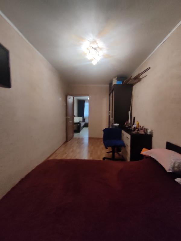 Продаётся уютная двухкомнатная квартира площадью 44 квадратных метра, расположенная на третьем этаже - Новотроицк