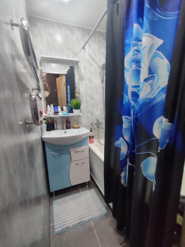 Продаётся уютная двухкомнатная квартира площадью 44 квадратных метра, расположенная на третьем этаже - Новотроицк