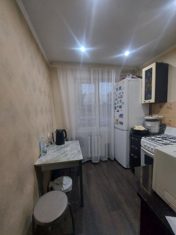 Продается 2-комнатная квартира с раздельными ходами по адресу: г. - Новотроицк