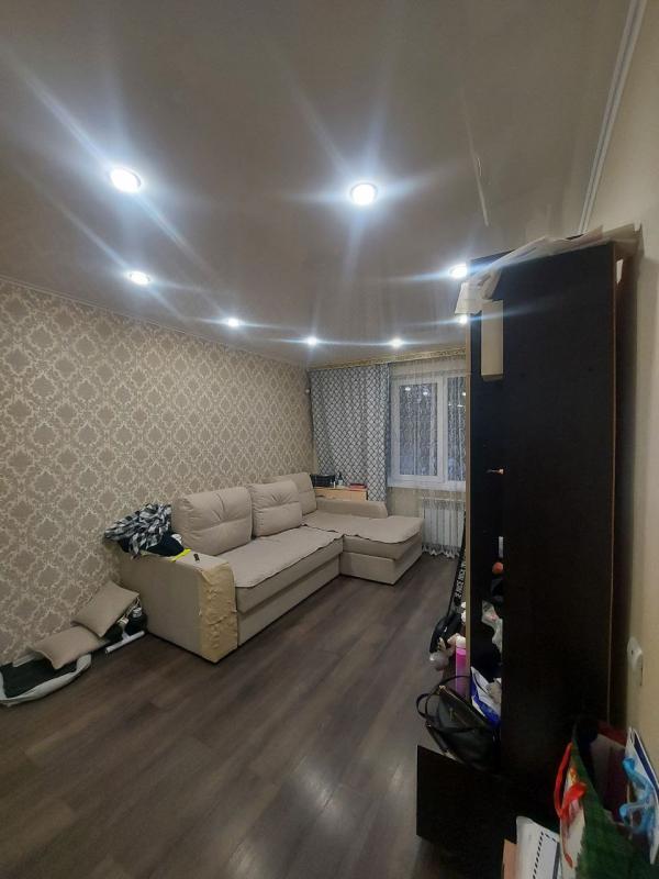 Продается 2-комнатная квартира с раздельными ходами по адресу: г. - Новотроицк