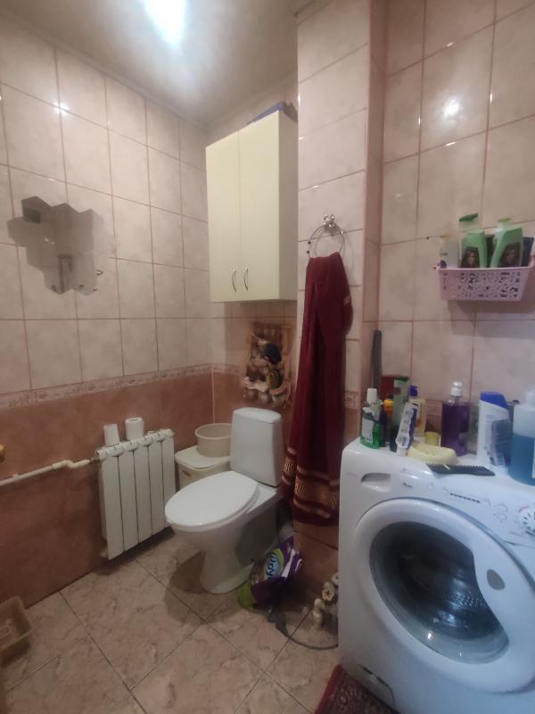 Продаётся просторная четырехкомнатная квартира (45-ка) площадью 61 квадратный метр на пятом этаже пя - Новотроицк