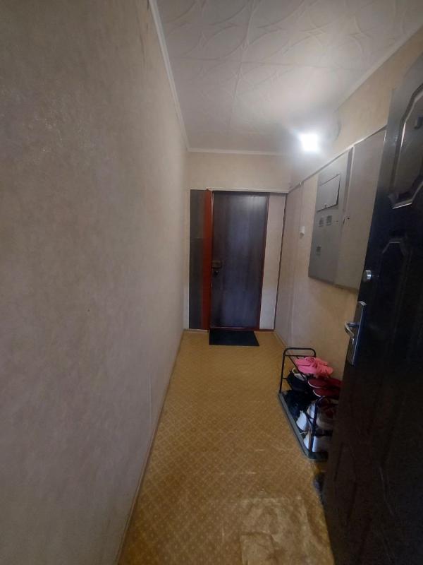 Продается 2-комнатная квартира с раздельными ходами по адресу: г. - Новотроицк