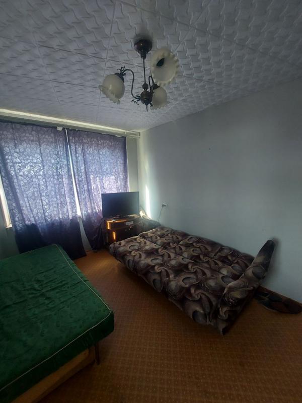 Продается 2-комнатная квартира с раздельными ходами по адресу: г. - Новотроицк