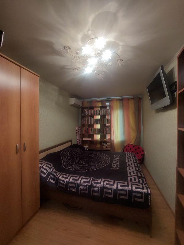 Продаётся уютная двухкомнатная квартира площадью 43.9 квадратных метров на первом этаже пятиэтажного - Новотроицк