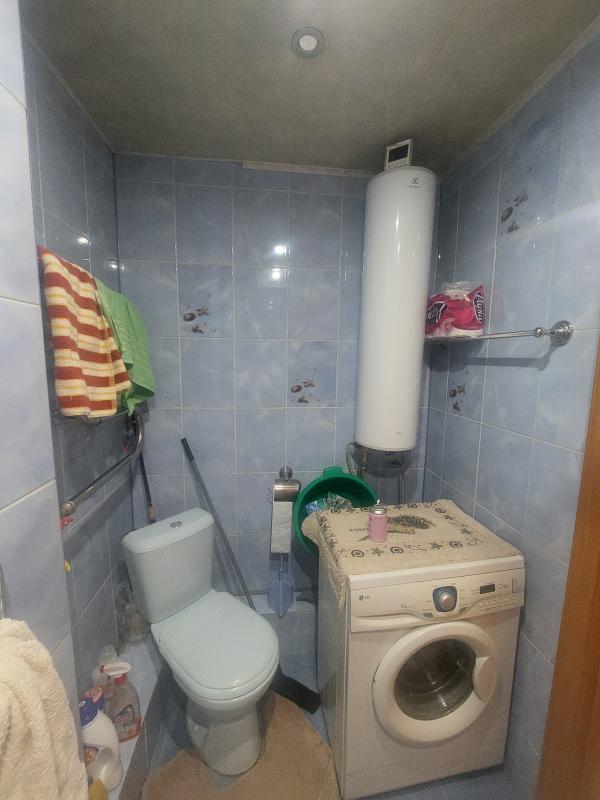 Продаётся уютная двухкомнатная квартира площадью 43.9 квадратных метров на первом этаже пятиэтажного - Новотроицк