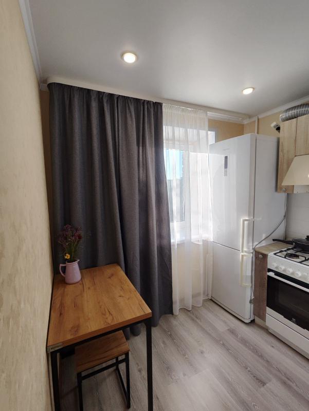 ПРОДАЕТСЯ 2Х-КОМНАТНАЯ В ЦЕНТРЕ Г. - Новотроицк