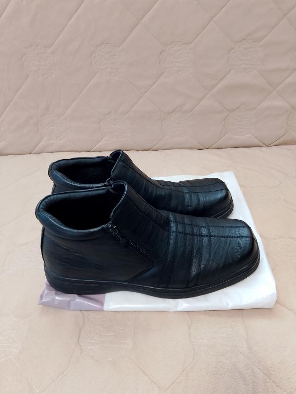 Мужские сапожки зимние кожа Юничел сост нового 44размер, на меху мягкие подъём регулируется 1500р, о - Орск