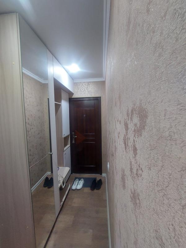 Продам 2- комнатную квартиру с хорошим ремонтом и новой мебелью! - Новотроицк