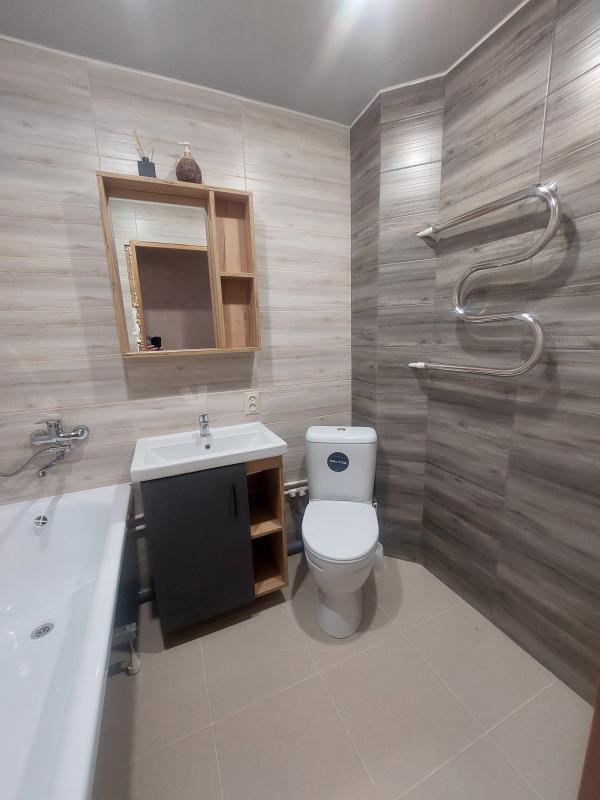 Продам 2- комнатную квартиру с хорошим ремонтом и новой мебелью! - Новотроицк