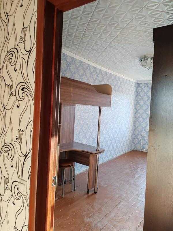 Продам 2- комнатную квартиру ( трамвайчик) , переделанная в ( распашонку). - Новотроицк