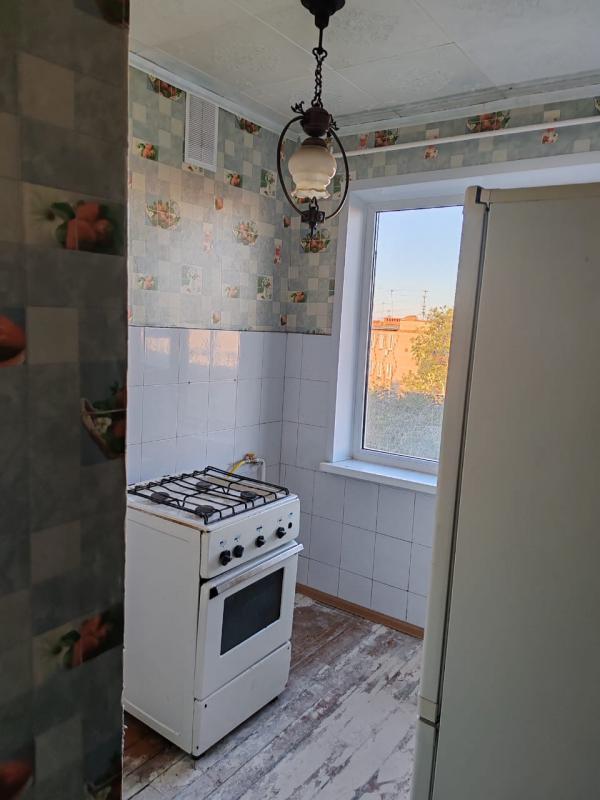 Продам 2- комнатную квартиру ( трамвайчик) , переделанная в ( распашонку). - Новотроицк