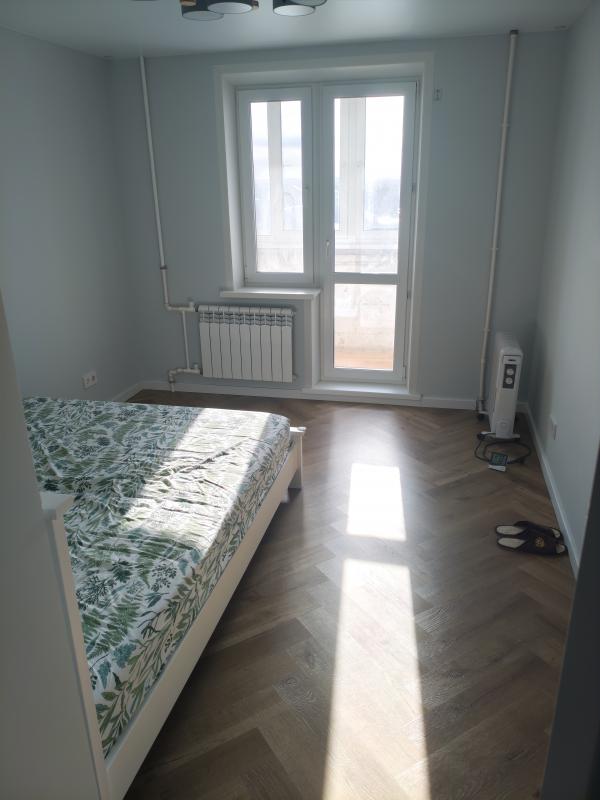 Продается трехкомнатная квартира, с хорошим ремонтом, по адресу: г. - Гай