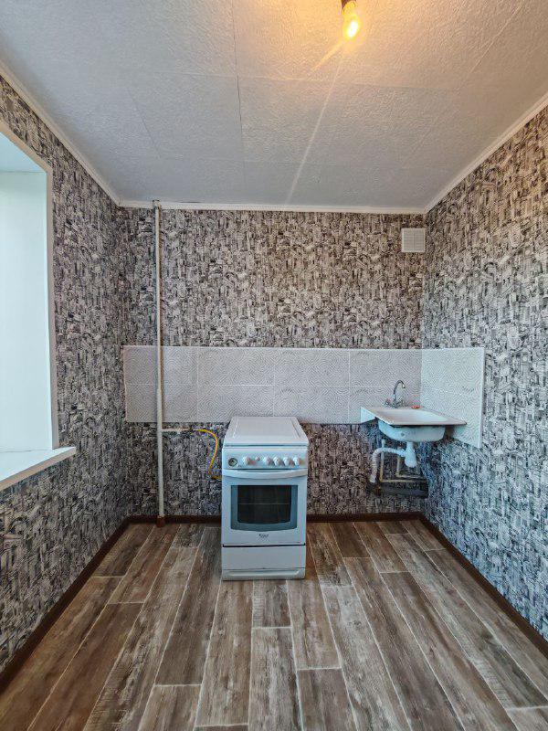 Продается 3-комнатная квартира на ул. - Новотроицк