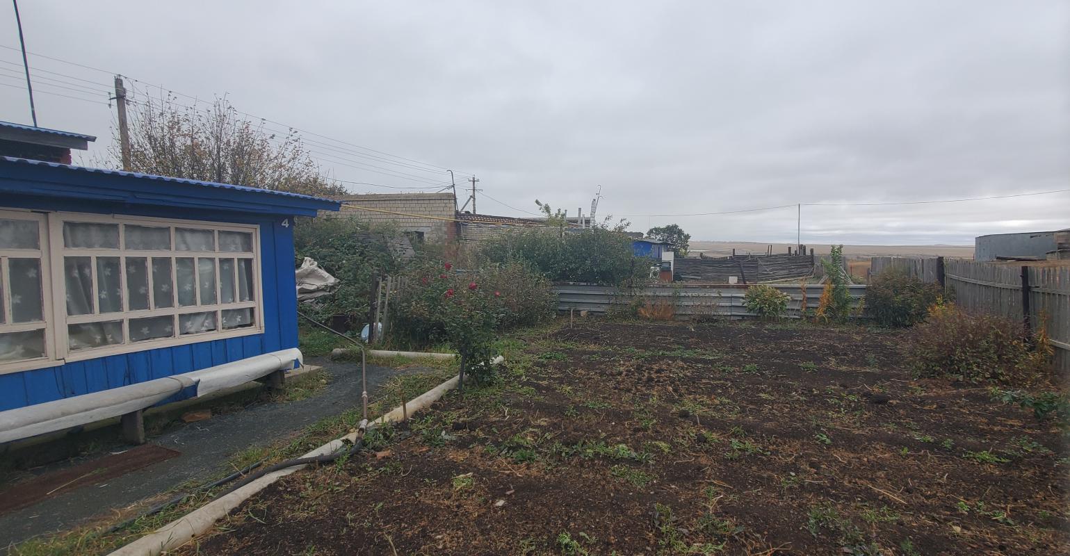 Продается  в двухквартирном доме  с. - Гай