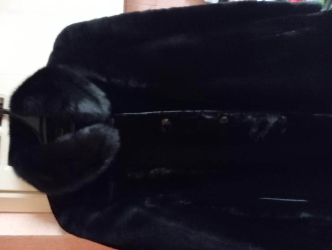 Продается шуба мутон ,натуральная ,черного цвета ,отделка нарка ,новая, Фирма Рафаэль коллекцион. ра - Новотроицк