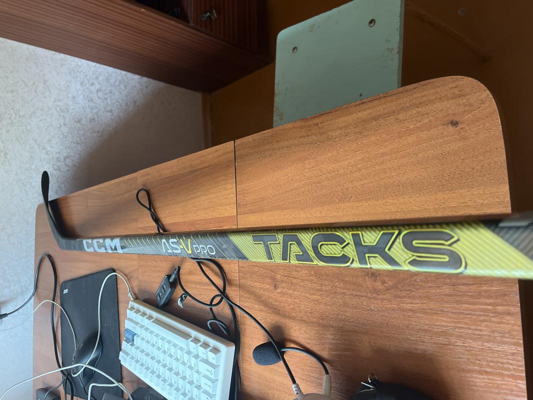 Продам клюшку новую, оригинал, взрослая. - Новотроицк