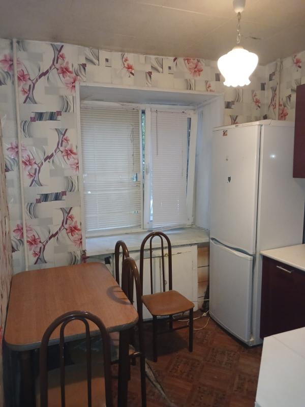 2х комнатная в хорошем районе и состоянии - Новотроицк