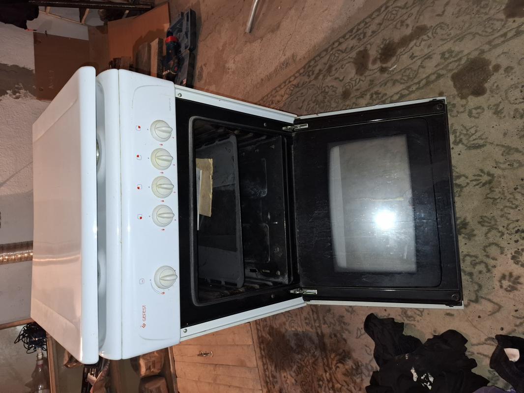 Продам газовую плиту в рабочем состоянии с документами - Новотроицк