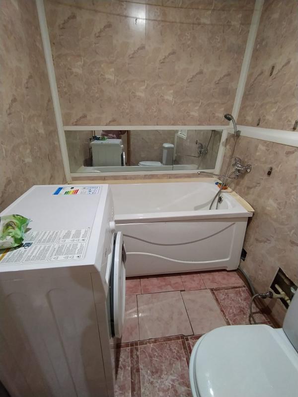 Продаётся 2-х комнатная квартира, на 1 этаже 5-ти этажного кирпичного дома, по адресу г Новотроицк у - Новотроицк