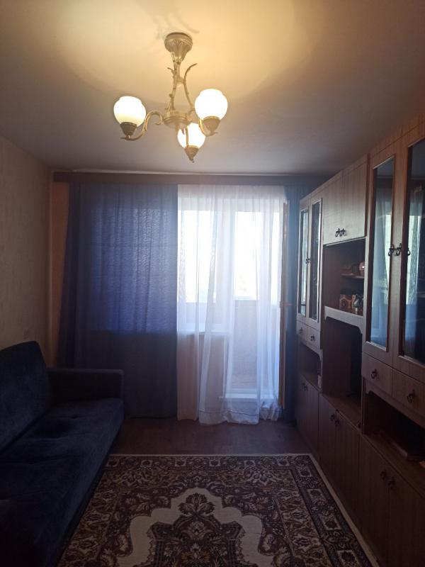 Продаётся отличная трёхкомнатная квартира с раздельными ходами все комнаты, с развитой инфраструктур - Новотроицк