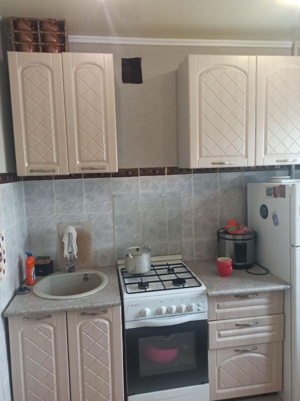 Продаётся отличная трёхкомнатная квартира  на привлекательном этаже , с развитой инфраструктурой рай - Новотроицк