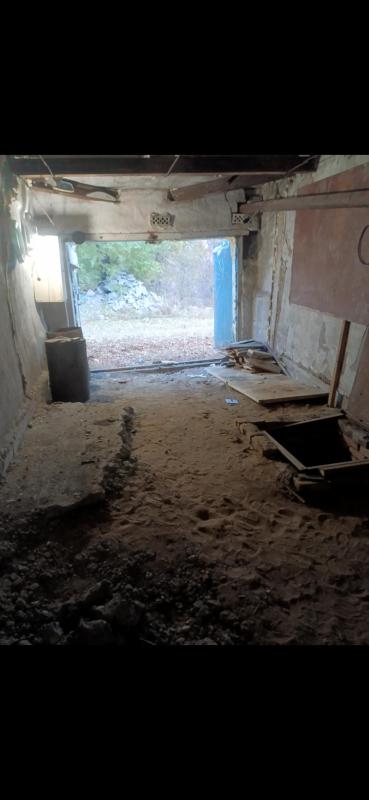 продам 2 гаража смежных
общий размер 7 на 7.5
находится возле вокзала за автостоянкой
крыша сделана - Новотроицк