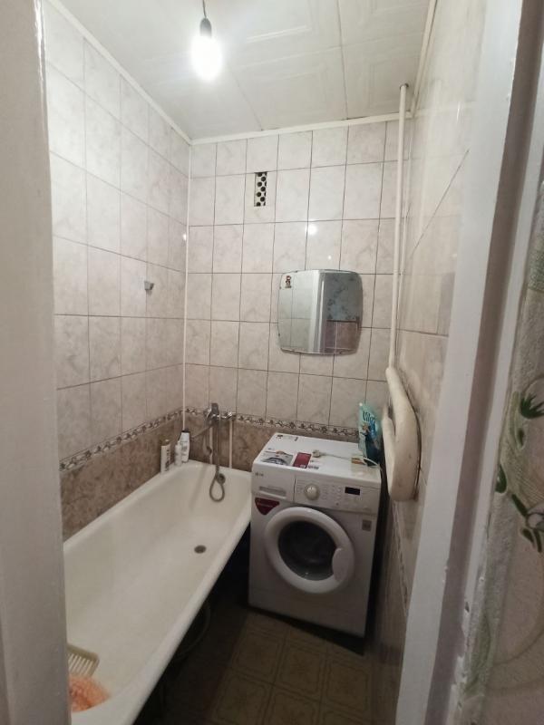 Продаётся отличная трёхкомнатная квартира  на привлекательном этаже , с развитой инфраструктурой рай - Новотроицк