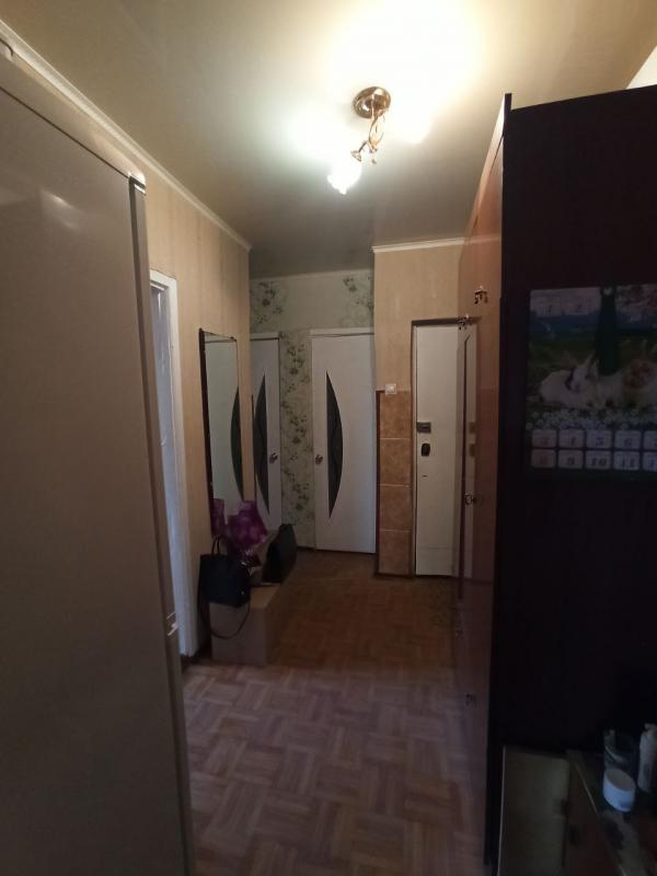 Продаётся отличная трёхкомнатная квартира  на привлекательном этаже , с развитой инфраструктурой рай - Новотроицк