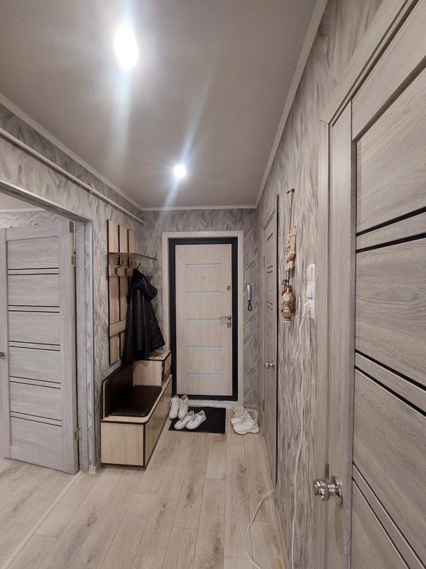 Продаётся уютная однокомнатная квартира площадью 33.1 квадратных метра на первом этаже девятиэтажног - Новотроицк