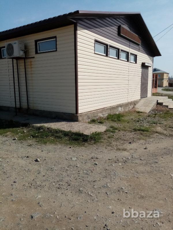 Продам отдельно стоящее нежилое помещение, 9х27м. три входа ширина дверей 1,3м. - 