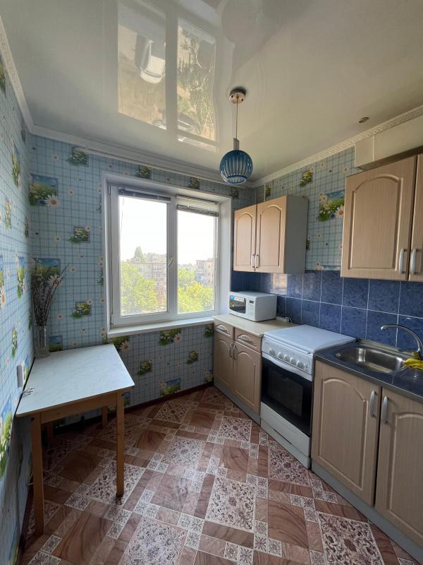 Сдается 2х комнатная квартира, имеется вся мебель и бытовая техника (стиральная машина, холодильник, - 