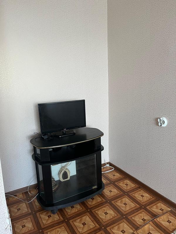 Сдается 2х комнатная квартира, имеется вся мебель и бытовая техника (стиральная машина, холодильник, - 