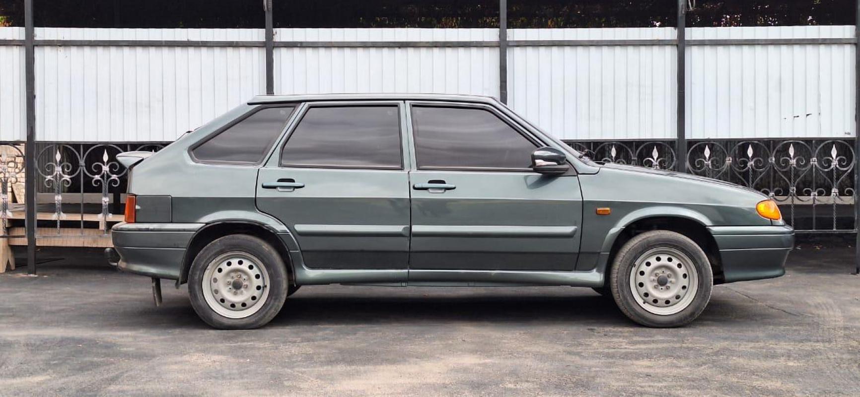 Ваз 2114 
В отличном состоянии 
Сигнализация с автозапуском 
Бортовой компьютер 
Музыка буфер 
,&amp - Орск