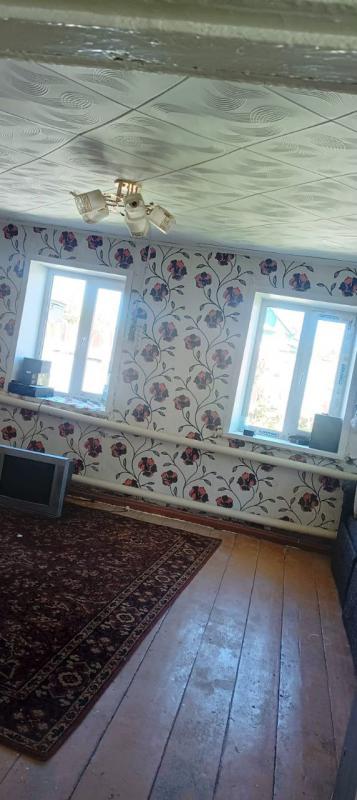 Продам дом на Северном с участком земли 
4 комнаты+ кухня и веранда
Газовое отопление,вода,туалет на - Новотроицк