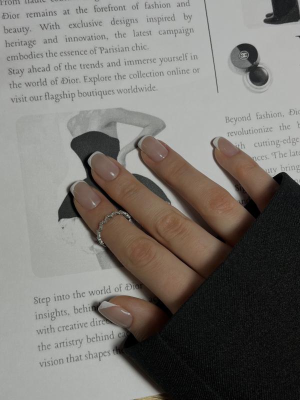 Маникюр
Я начинающий сертифицированный мастер по ногтевому сервису💅🏻
Принимаю на дому в специально - Орск